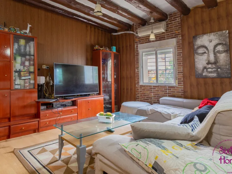 Casa de dos plantas en la Joyosa