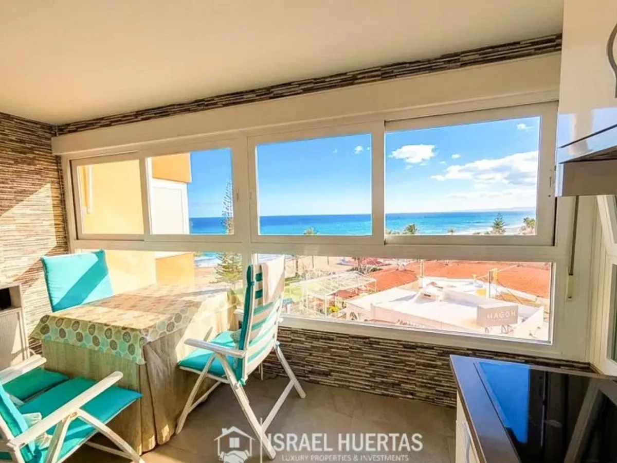 Apartamento en venta en Centro Internacional, Torrox Costa, 2 dormitorios y vistas al mar