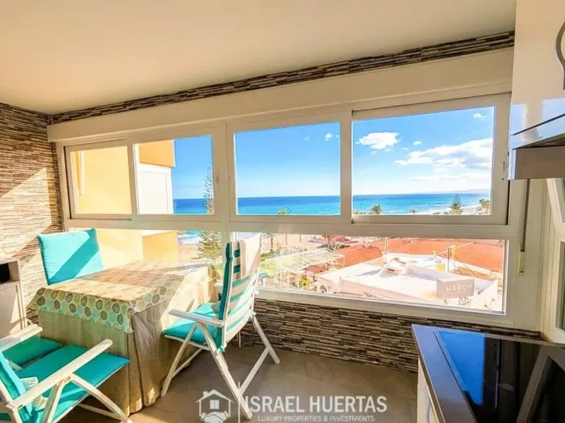 Apartamento en venta en Centro Internacional, Torrox Costa, 2 dormitorios y vistas al mar