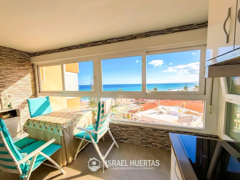 Apartamento en venta en Centro Internacional, Torrox Costa, 2 dormitorios y vistas al mar
