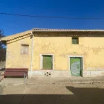 CASA CON PATIO PARA REFORMA INTEGRAL EN VALLECILLO (LEON) 1