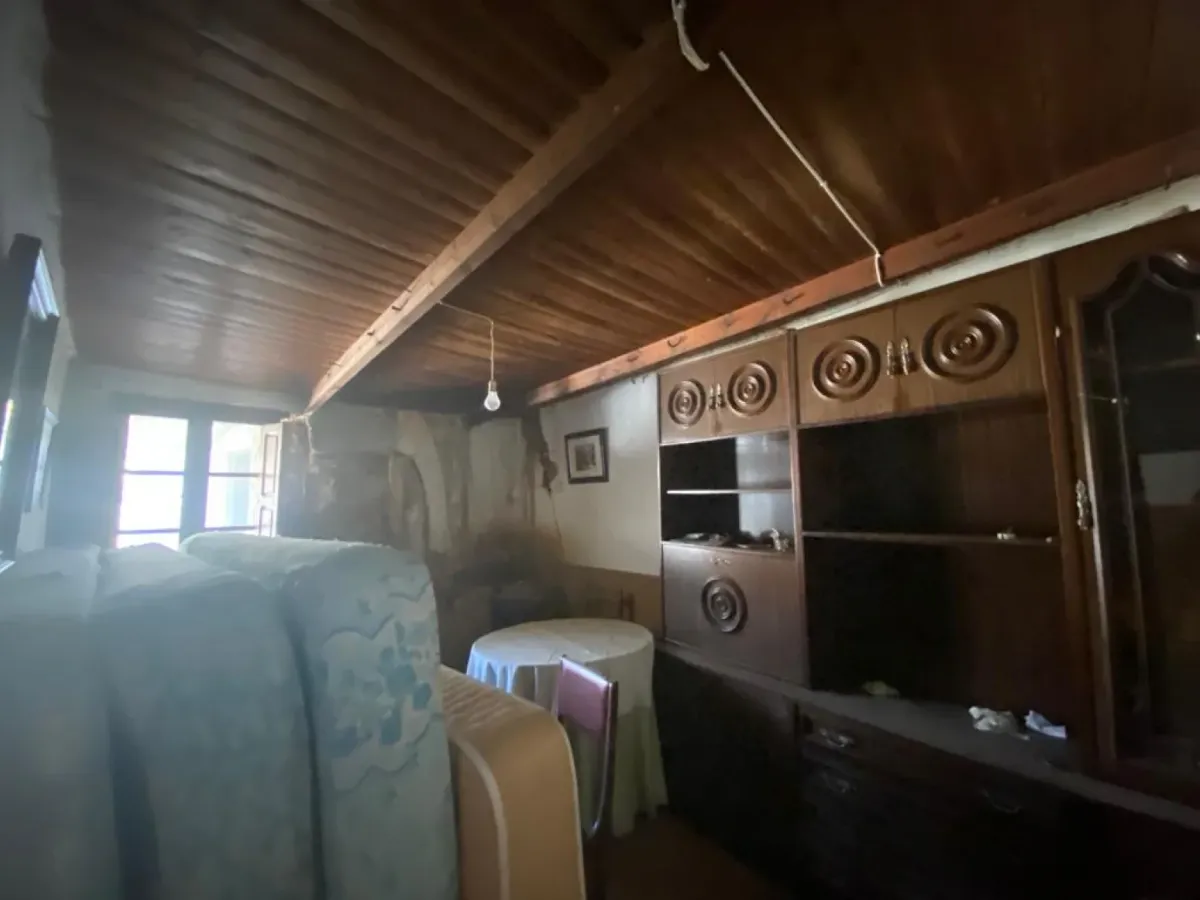 CASA CON PATIO PARA REFORMA INTEGRAL EN VALLECILLO (LEON)