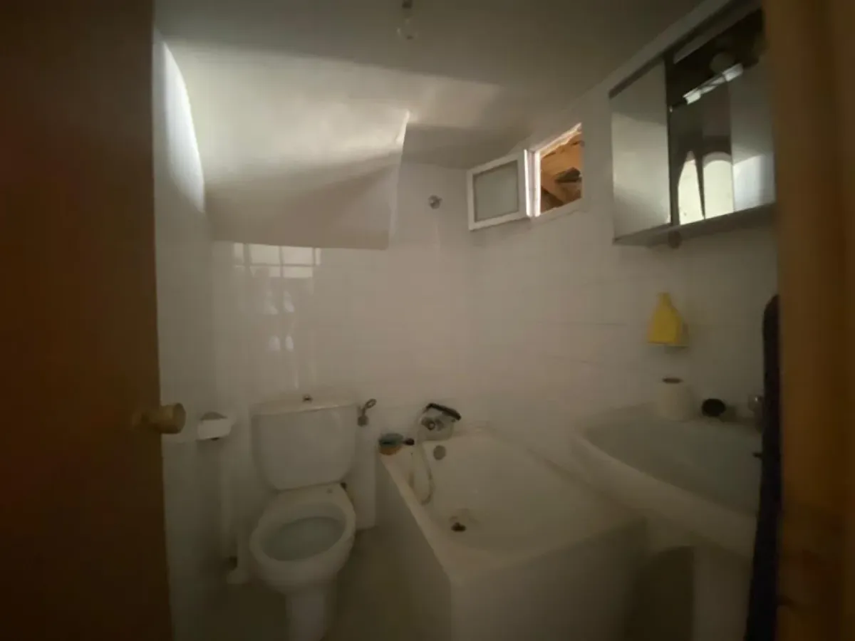 CASA CON PATIO PARA REFORMA INTEGRAL EN VALLECILLO (LEON)