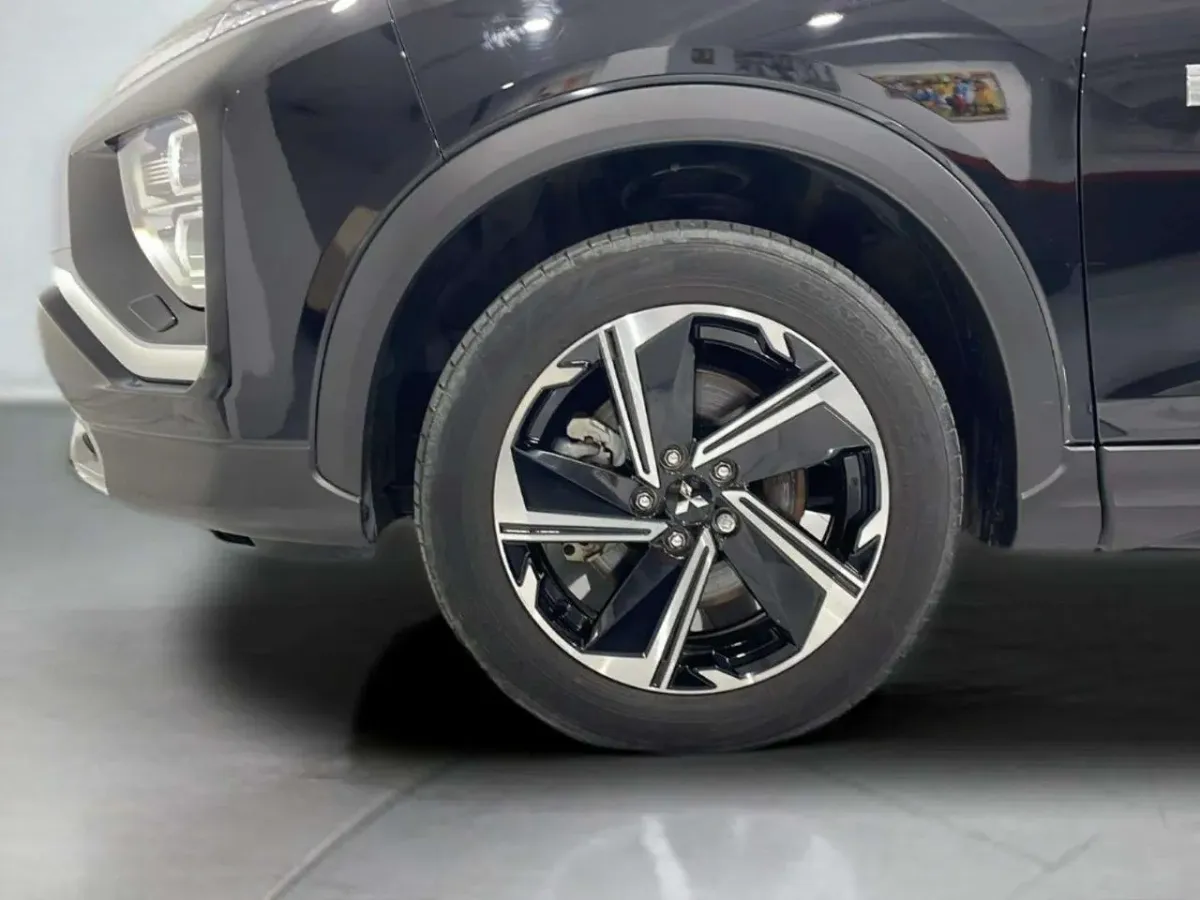 Mitsubishi Eclipse Cross 2.4 PHEV Kaiteki Auto 4WD G2082