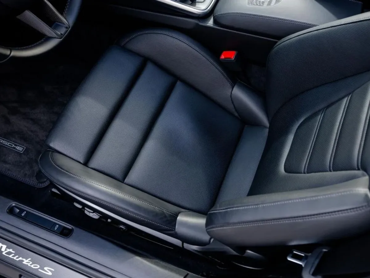 Porsche 911 Turbo S G1010100110