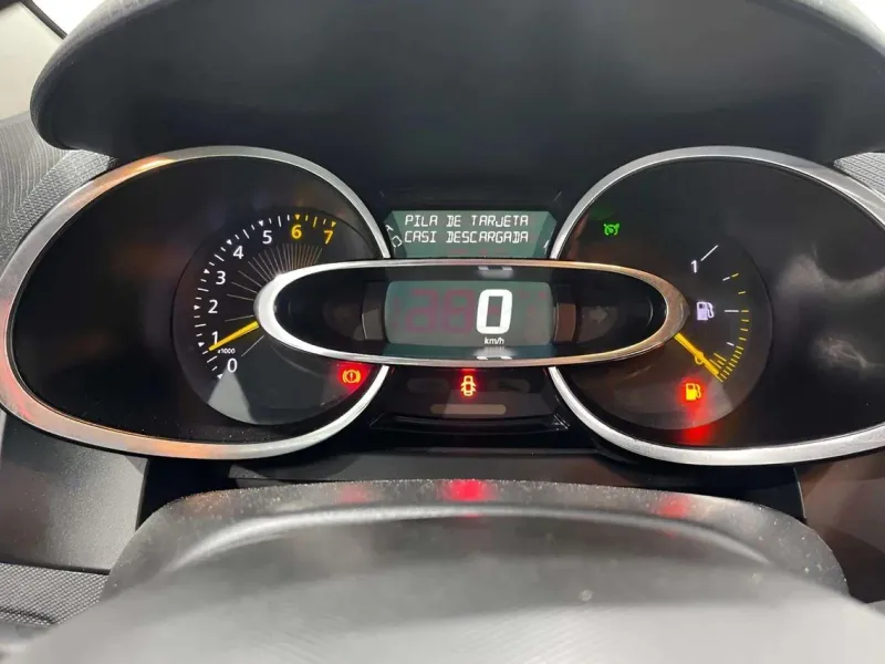 Renault Clio Expression 1.2 16v 75 G6294