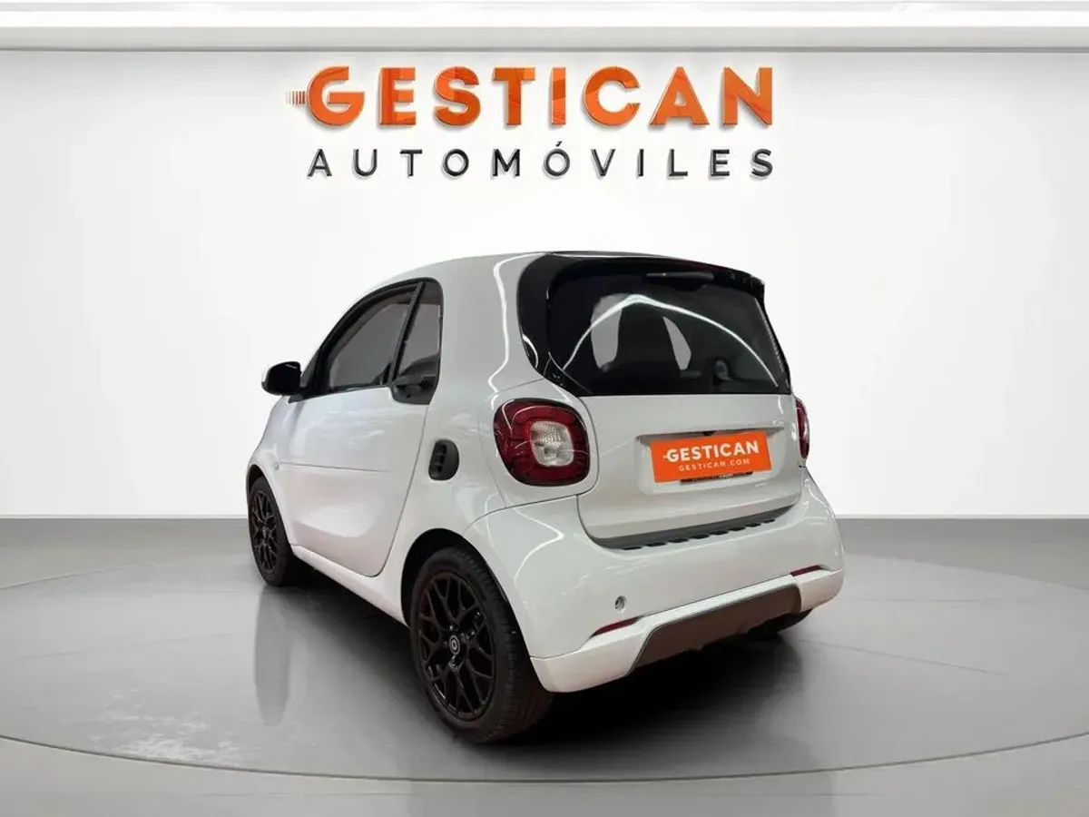 Smart Fortwo 0.9 66kW (90CV) COUPE Urbanshadow Editio G8633