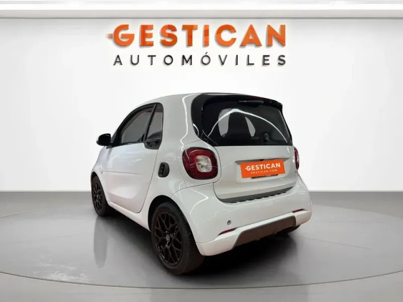 Smart Fortwo 0.9 66kW (90CV) COUPE Urbanshadow Editio G8633