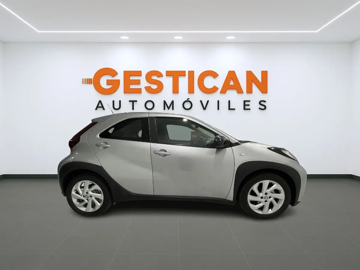 Toyota Aygo X Cross 1.0 VVT-I 72CV Play G6385