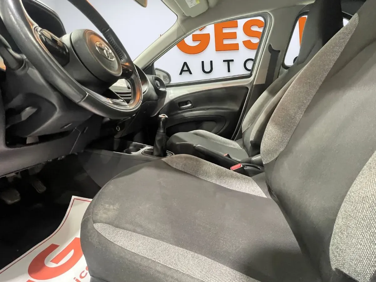 Toyota Aygo X Cross 1.0 VVT-I 72CV Play G6385