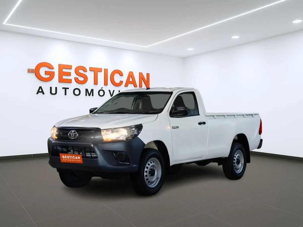 Toyota Hilux 2.4 4D Cabina Simple