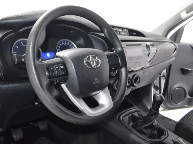 Toyota Hilux 2.4 4D Cabina Simple