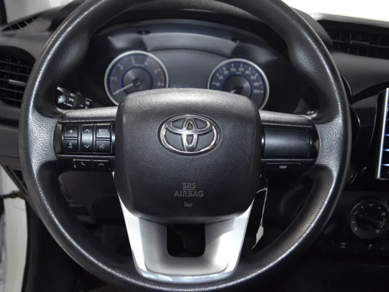 Toyota Hilux 2.4 4D Cabina Simple