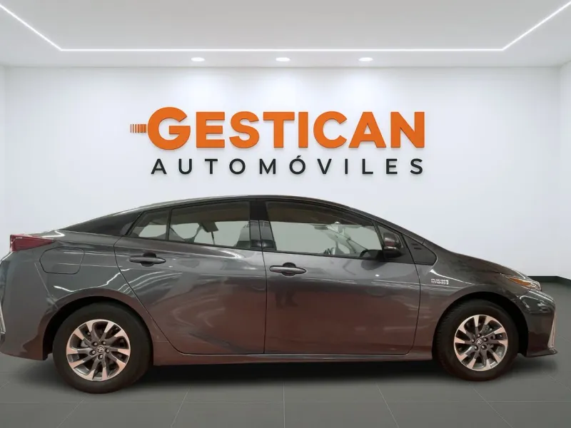 Toyota Prius Plug-In 125PH Advance G9027