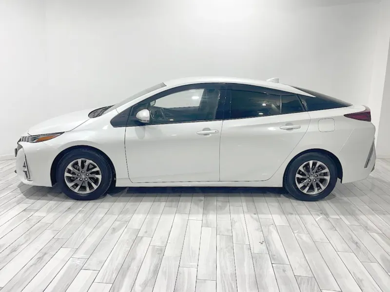 Toyota Prius Plug-In 125PH Advance G9165