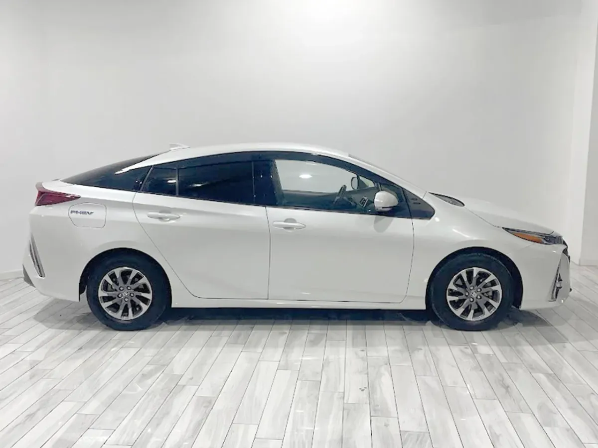 Toyota Prius Plug-In 125PH Advance G9165