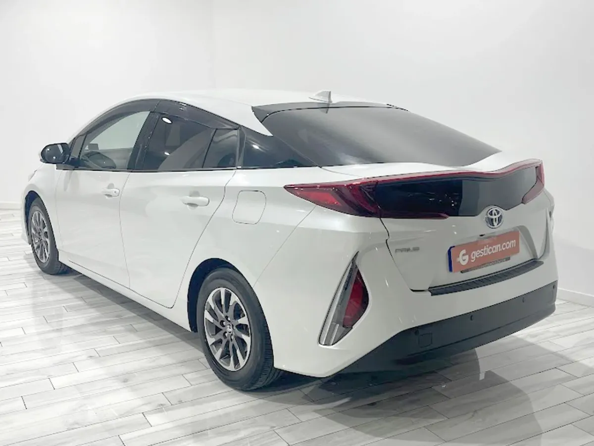 Toyota Prius Plug-In 125PH Advance G9165