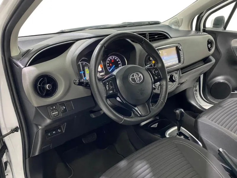 Toyota Yaris 1.5 100H Active G1553