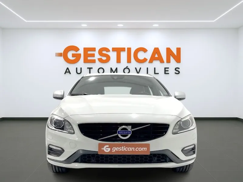 Volvo V60 2.0 D3 Momentum G9231