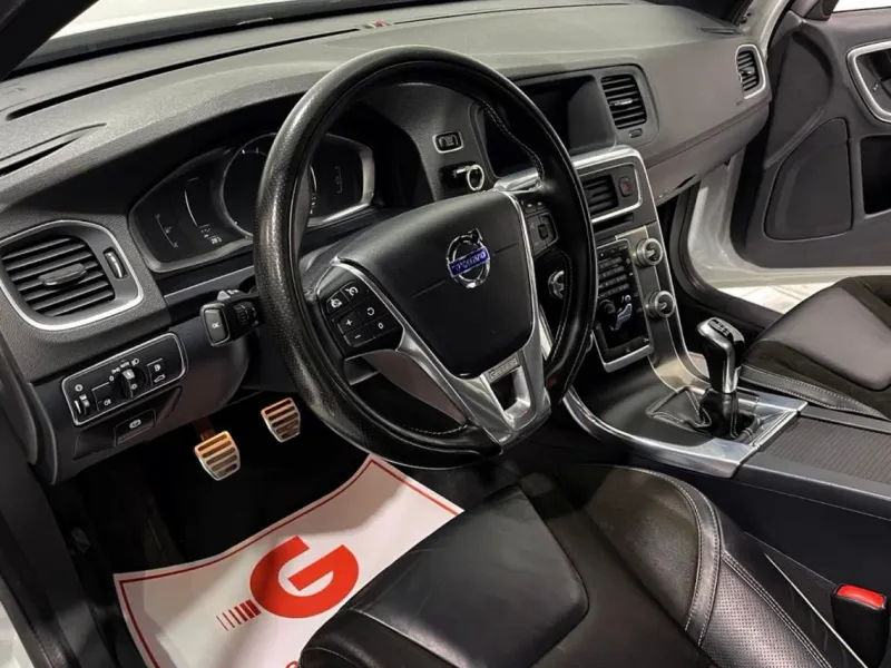 Volvo V60 2.0 D3 Momentum G9231