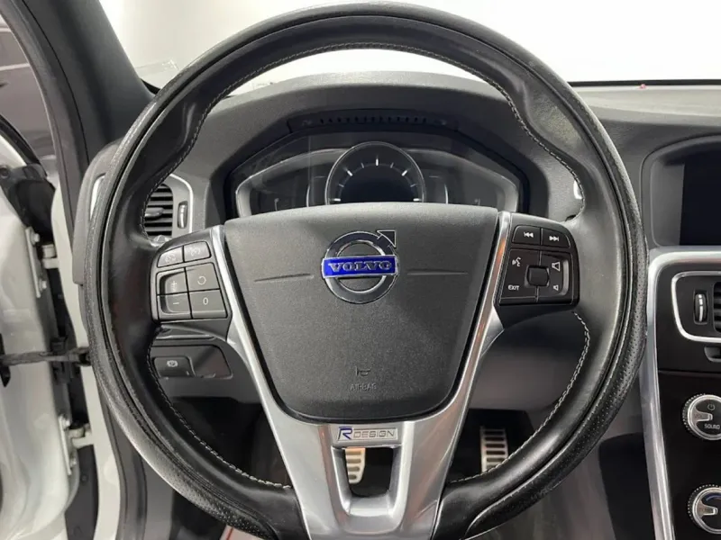 Volvo V60 2.0 D3 Momentum G9231