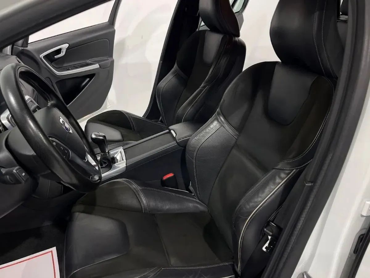 Volvo V60 2.0 D3 Momentum G9231