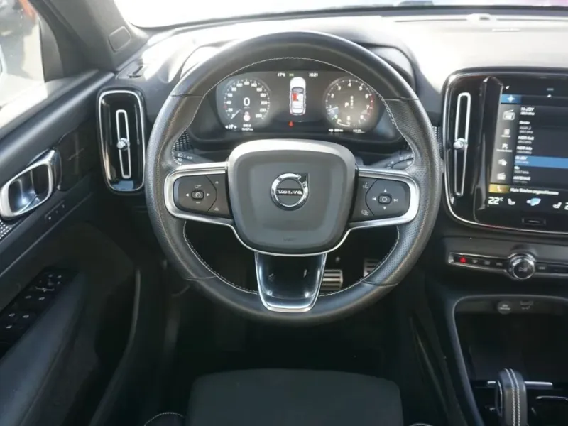 Volvo XC40 1.5 T5 Twin Recharge R-Design Auto G9892