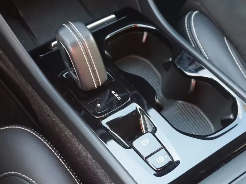 Volvo XC40 1.5 T5 Twin Recharge R-Design Auto G9892