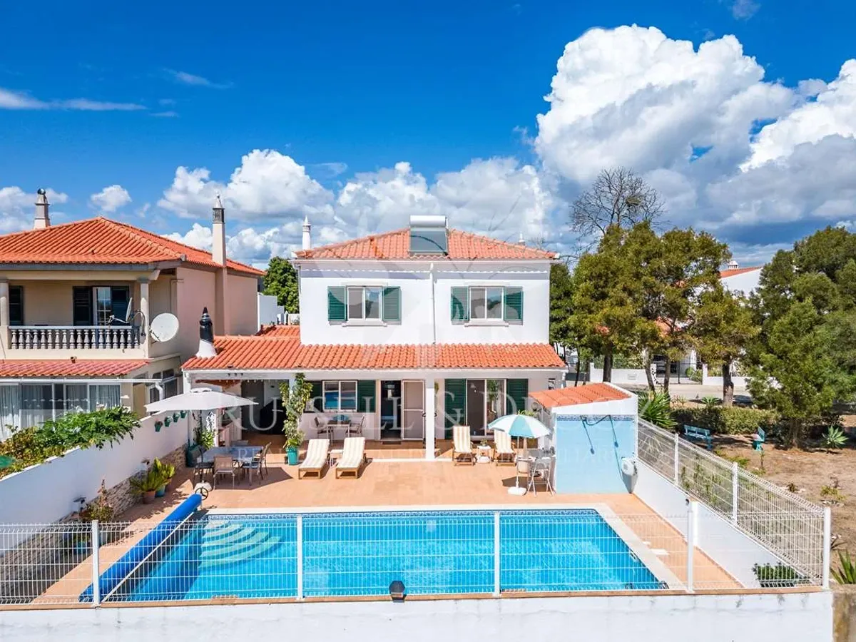 Detached 3 bedroom villa with pool, walking distance to beach - Fuseta
