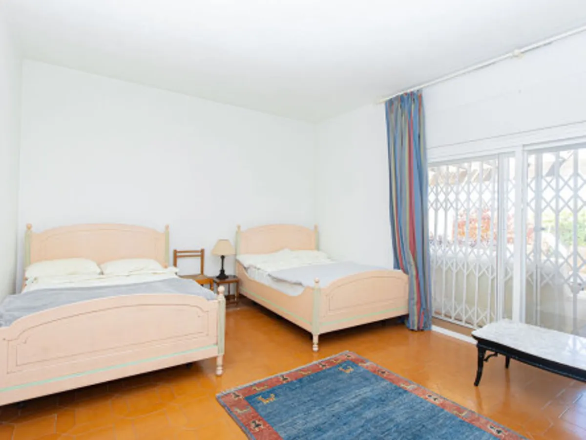 8 Bedroom Detached Villa in Nueva Andalucía