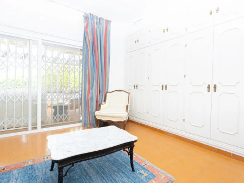 8 Bedroom Detached Villa in Nueva Andalucía