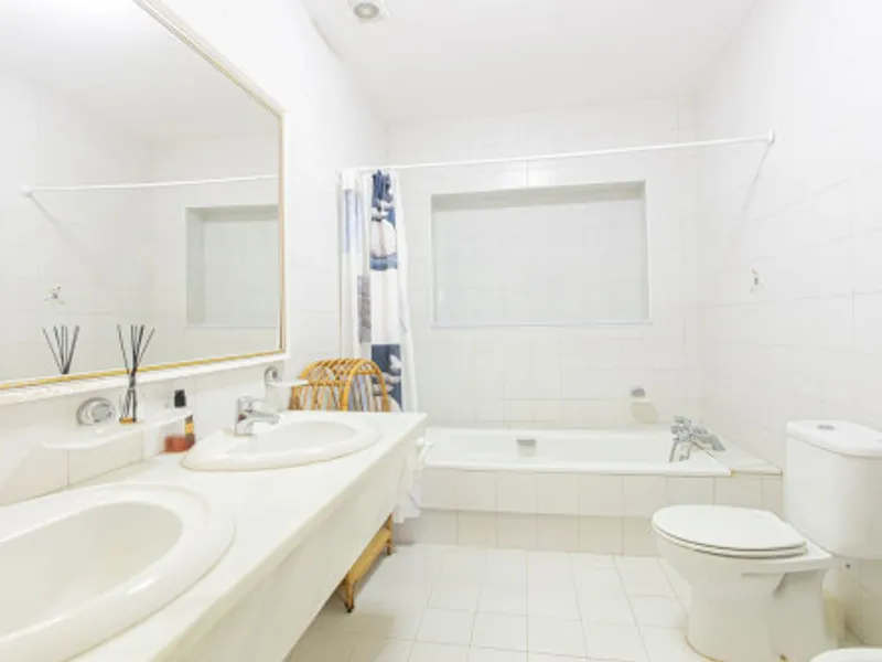 8 Bedroom Detached Villa in Nueva Andalucía