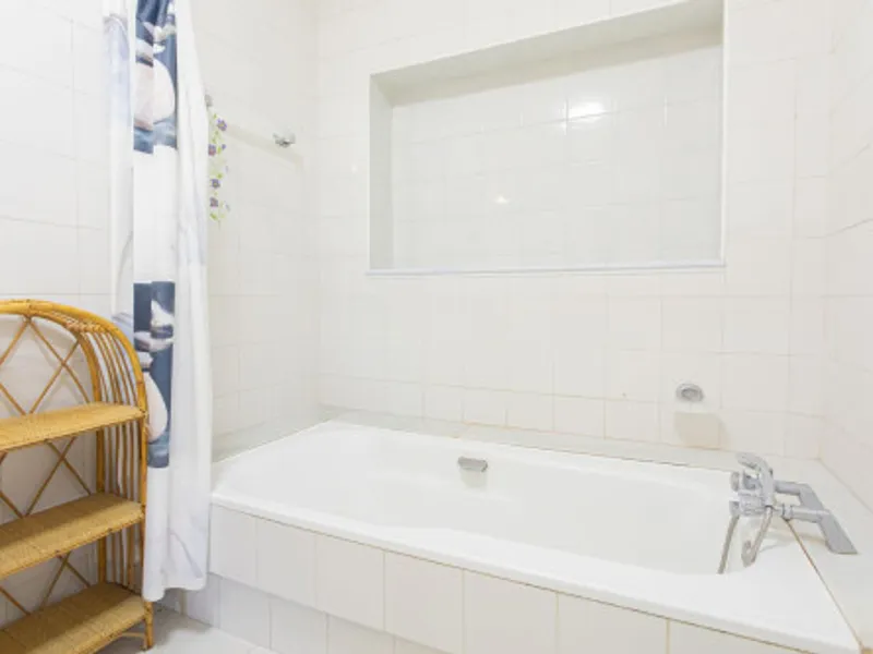 8 Bedroom Detached Villa in Nueva Andalucía