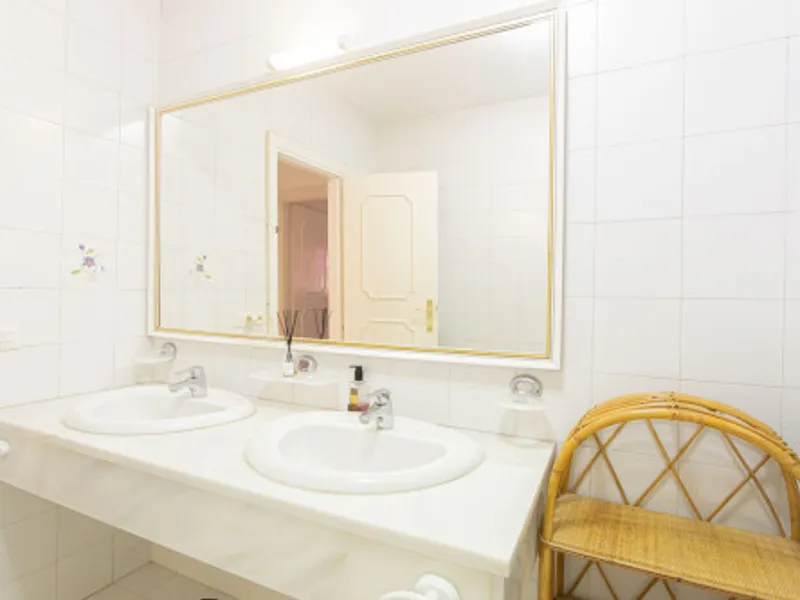 8 Bedroom Detached Villa in Nueva Andalucía