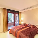 2 Bedroom Middle Floor Apartment in Puerto Banús 1