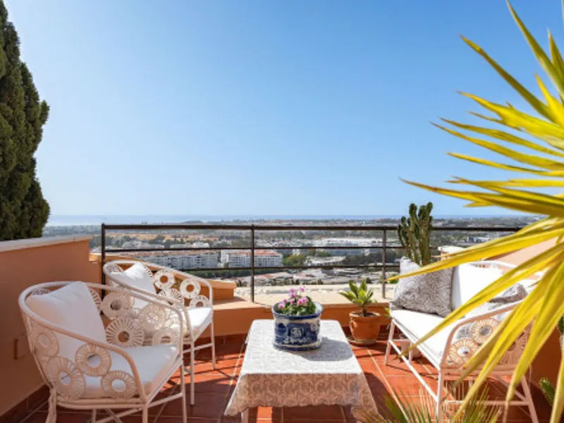 2 Bedroom Middle Floor Apartment in Nueva Andalucía