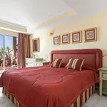 2 Bedroom Middle Floor Apartment in Nueva Andalucía 2