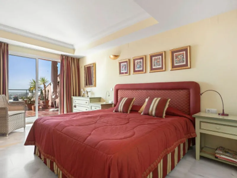 2 Bedroom Middle Floor Apartment in Nueva Andalucía