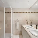 2 Bedroom Middle Floor Apartment in Nueva Andalucía 7