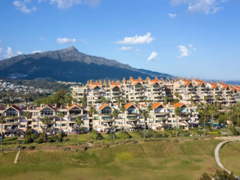 2 Bedroom Middle Floor Apartment in Nueva Andalucía