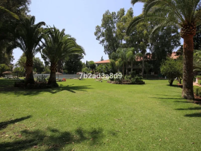 2 Bedroom Top Floor Apartment in Puerto Banús