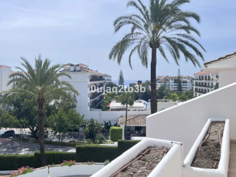 4 Bedroom Duplex in Nueva Andalucía