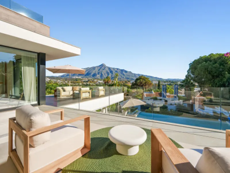 5 Bedroom Detached Villa in Nueva Andalucía