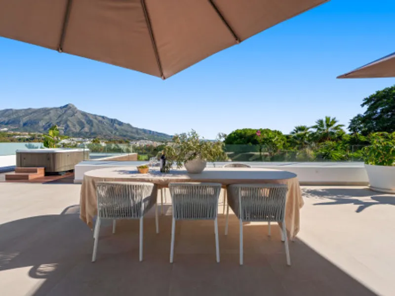 5 Bedroom Detached Villa in Nueva Andalucía