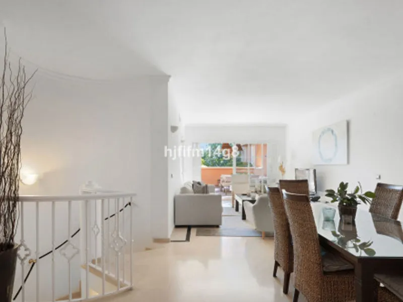 4 Bedroom Ground Floor Apartment in Nueva Andalucía