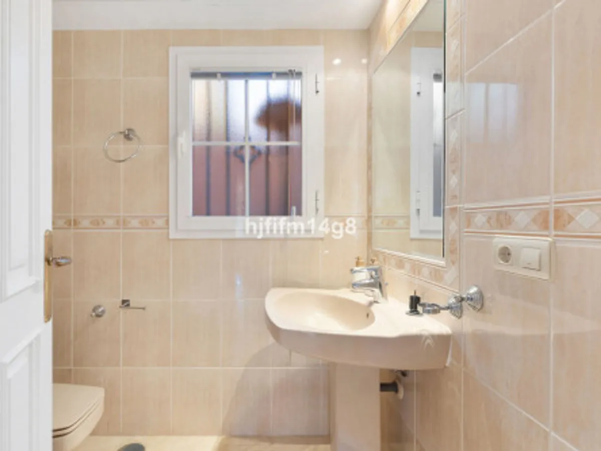 4 Bedroom Ground Floor Apartment in Nueva Andalucía