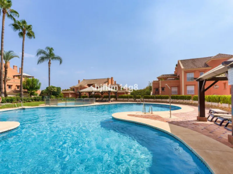 4 Bedroom Ground Floor Apartment in Nueva Andalucía