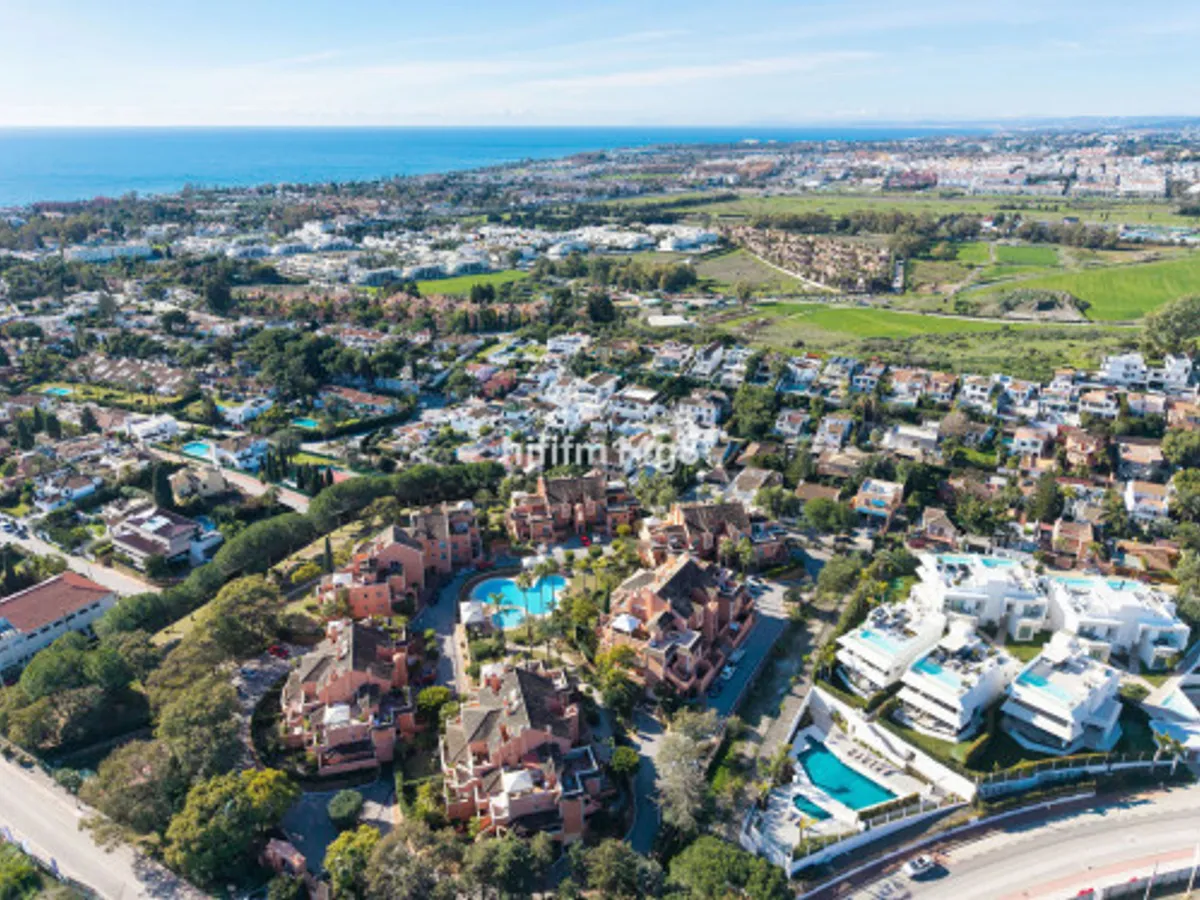 4 Bedroom Ground Floor Apartment in Nueva Andalucía