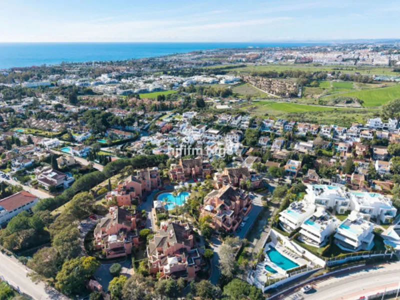 4 Bedroom Ground Floor Apartment in Nueva Andalucía