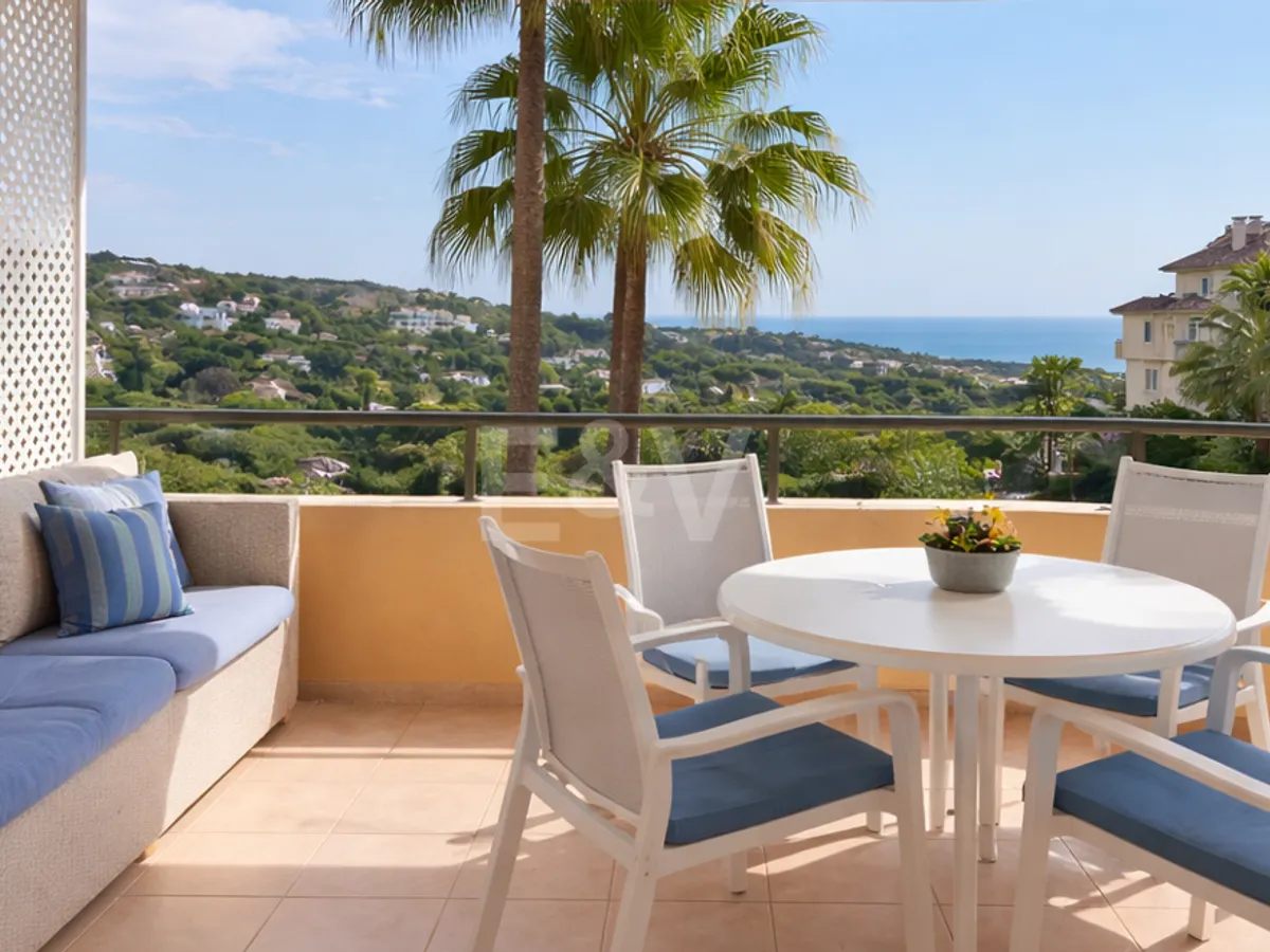 Corner Apartment in a Luxury Complex with a Panoramic Terrace and Sea View